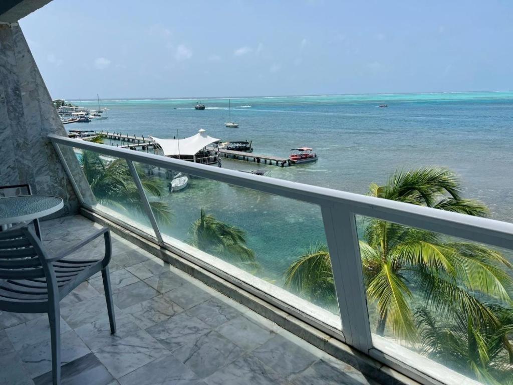 Apartahotel La Mar San Andrés